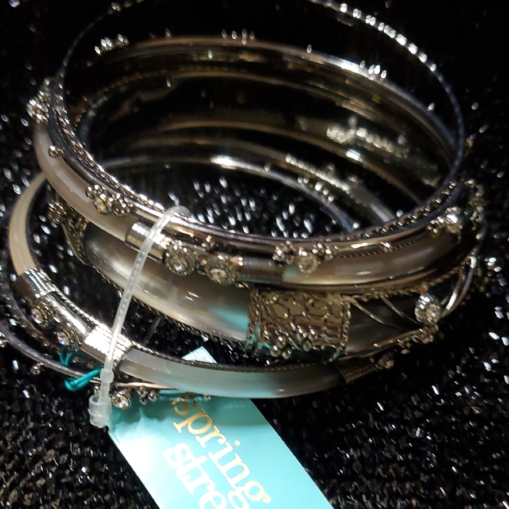 Spring Street Silver and Black Bracelet Set - Picture 7 of 7